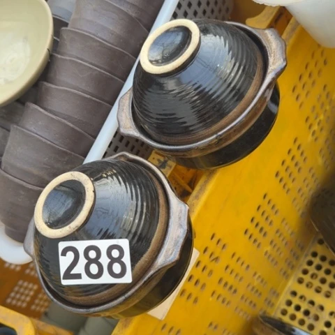 泥塑砂锅两只微瑕品