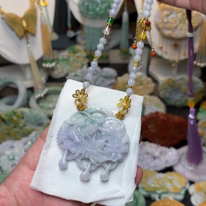 翡翠未镶嵌颈饰吊坠