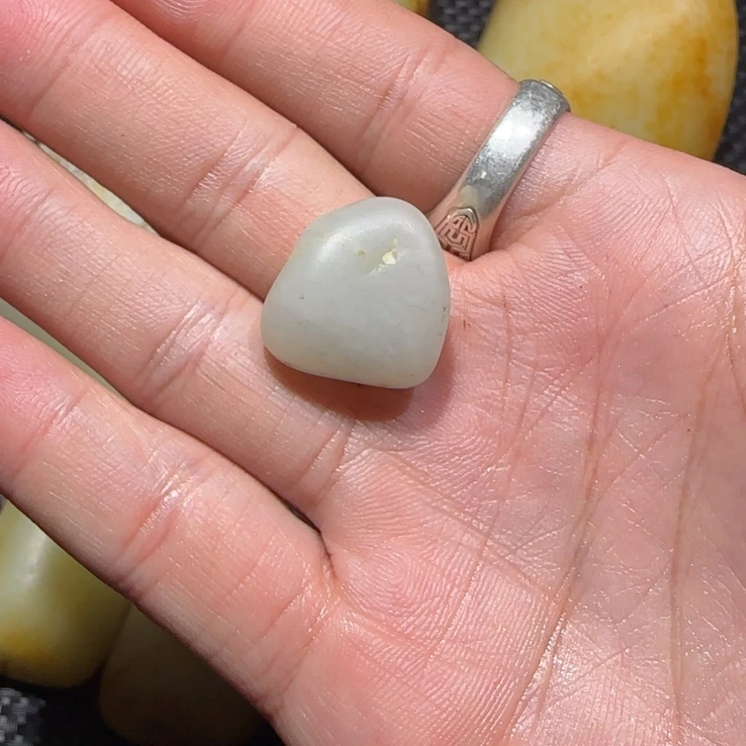 和田玉（糖玉）挂件未镶嵌寒