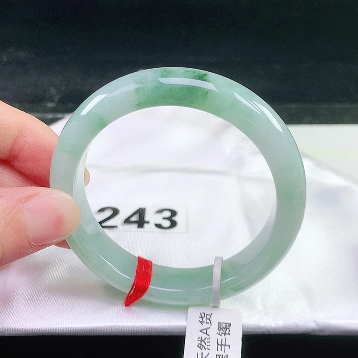 未镶嵌手镯翡翠243