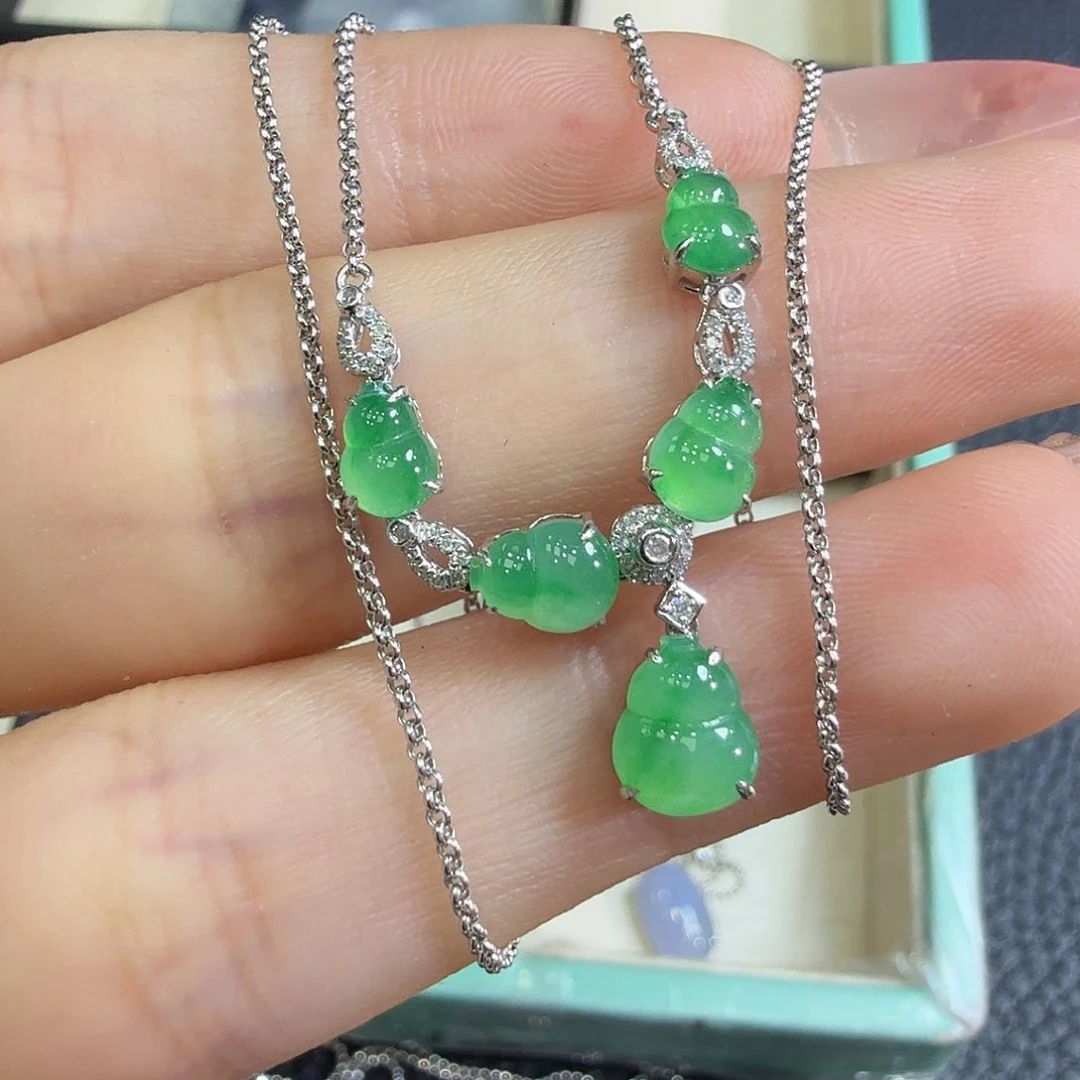 翡翠18K金镶嵌套链翡翠