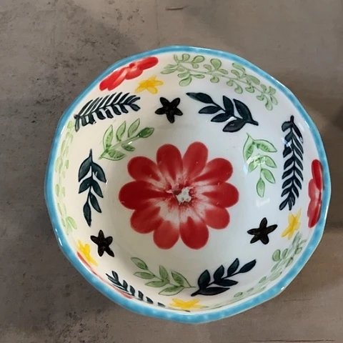 微瑕，不能明火，口径12高5，4个花碗