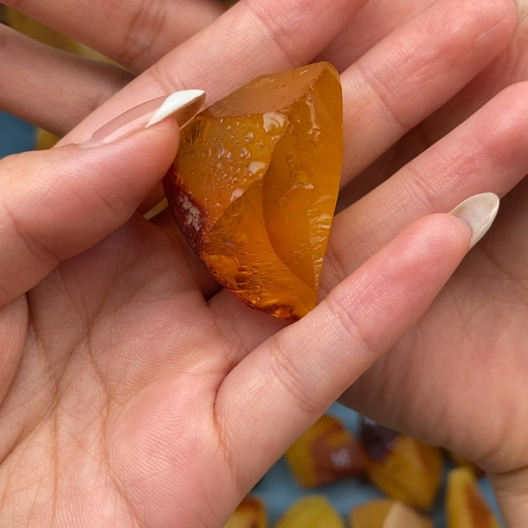 泉***物定制琥珀未镶嵌蜜蜡原石定制