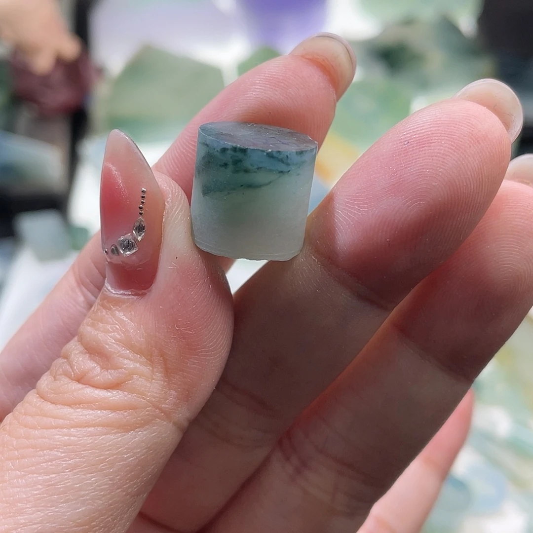妹***猪定制翡翠未镶嵌珠子