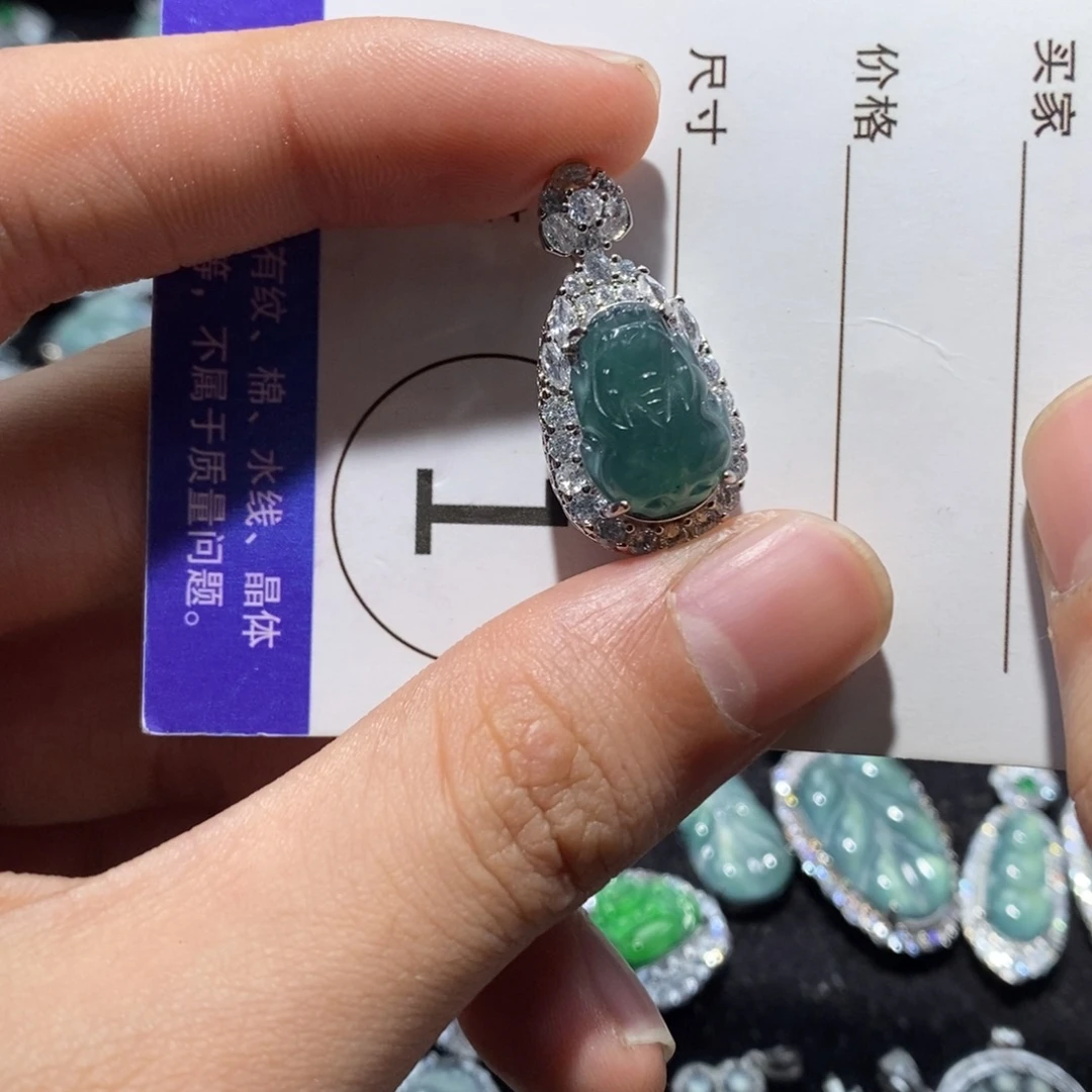 翡翠未镶嵌颈饰翡翠