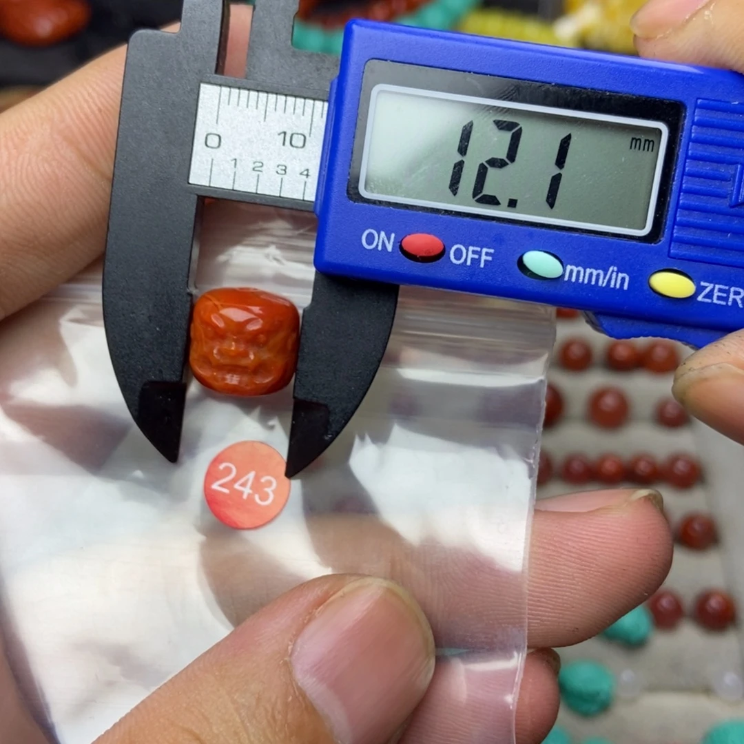 南红玛瑙未镶嵌南红玛瑙有瑕疵