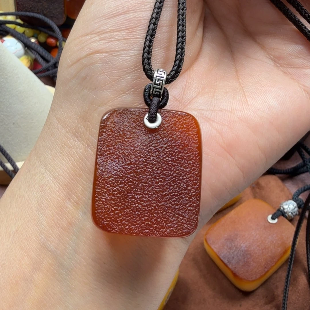 未镶嵌吊坠(赠链)琥珀