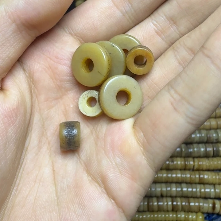 玻璃颈饰对自己的行为有一定约束能力