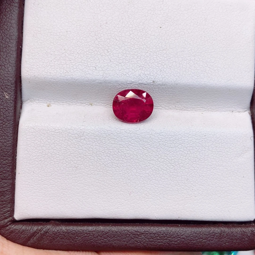 碧玺裸石未镶嵌卢比来2.2克拉