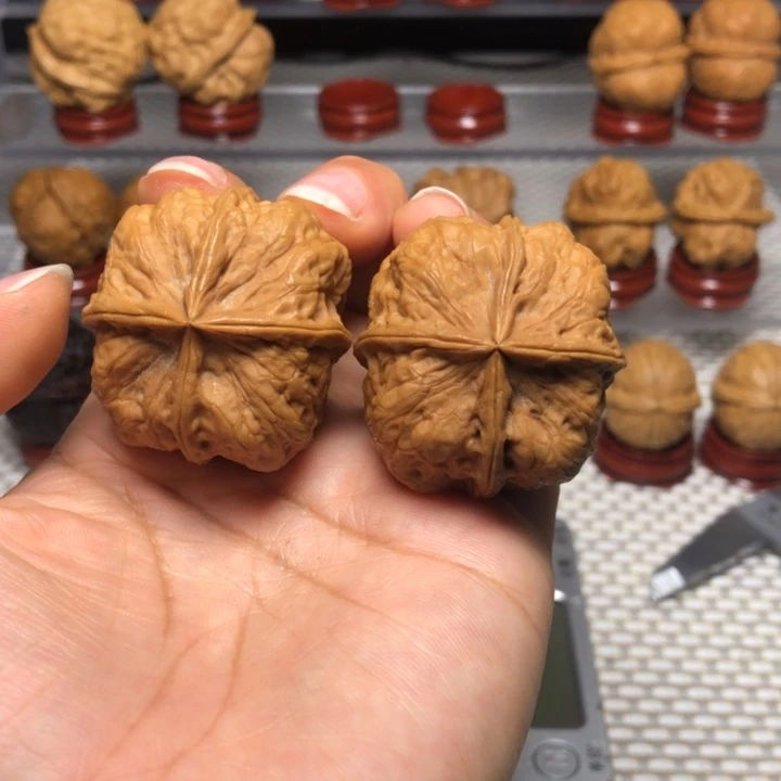 文玩核桃把件9战斧四棱