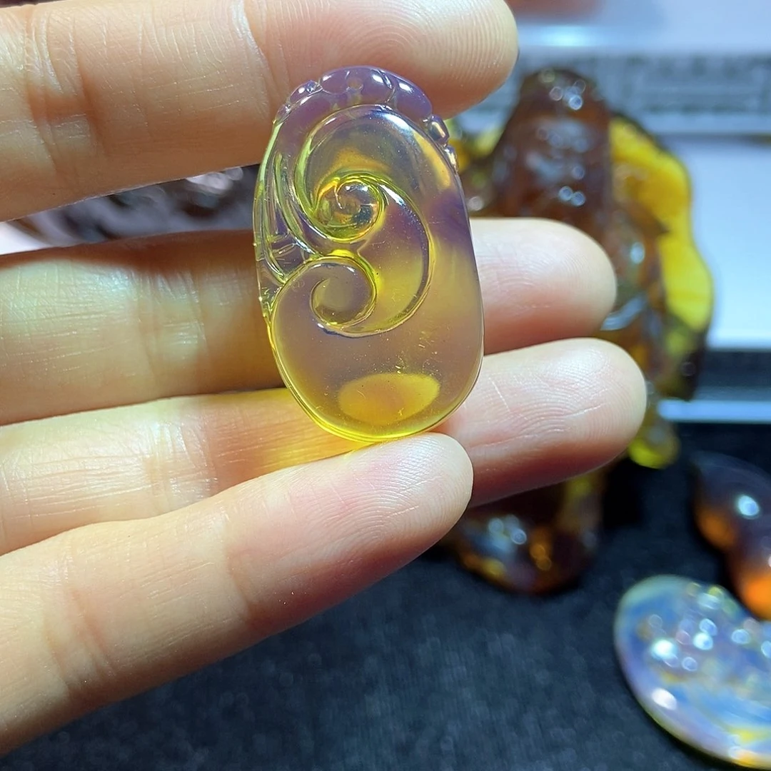 未镶嵌颈饰琥珀缅甸天然琥珀吊坠