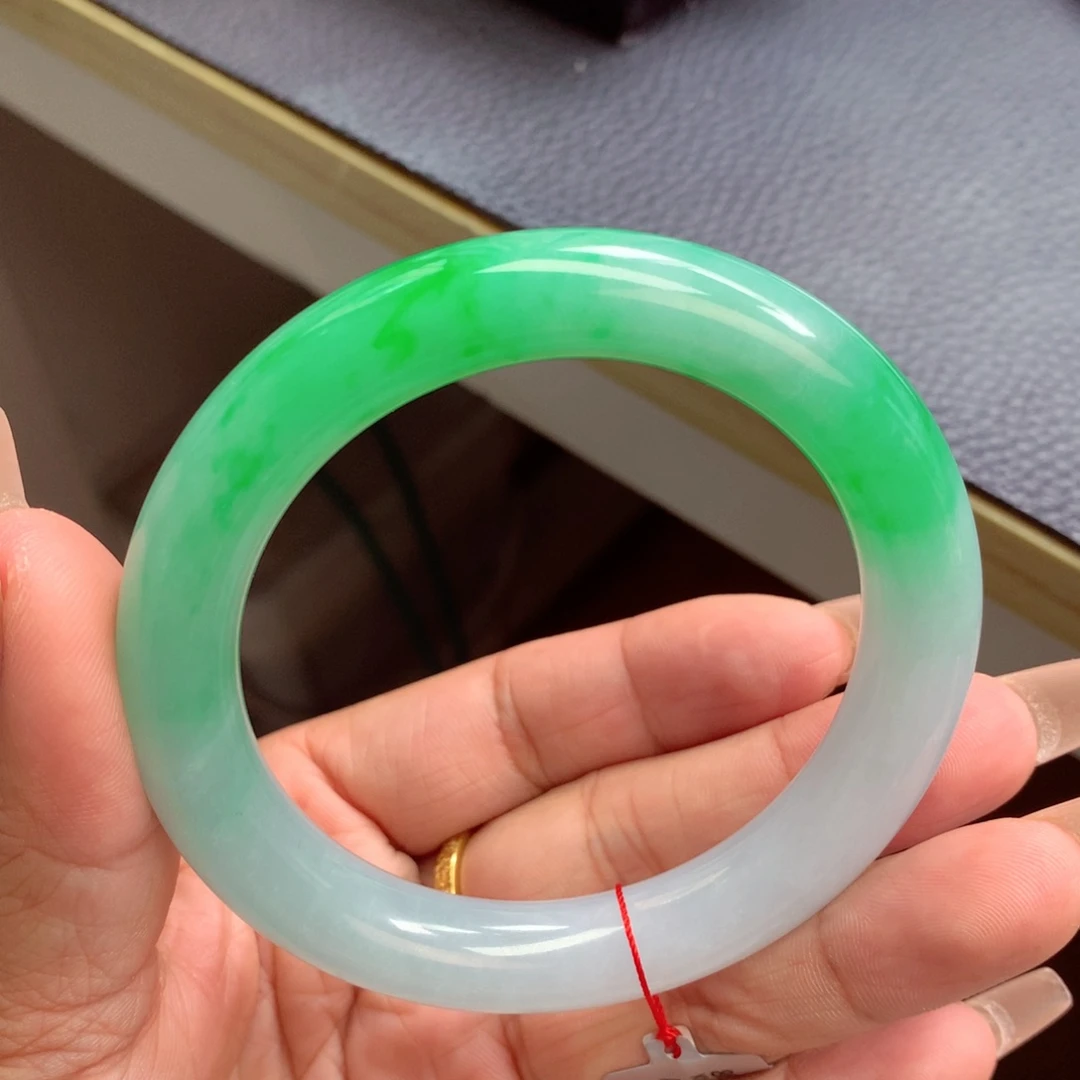 未镶嵌手镯翡翠缅甸