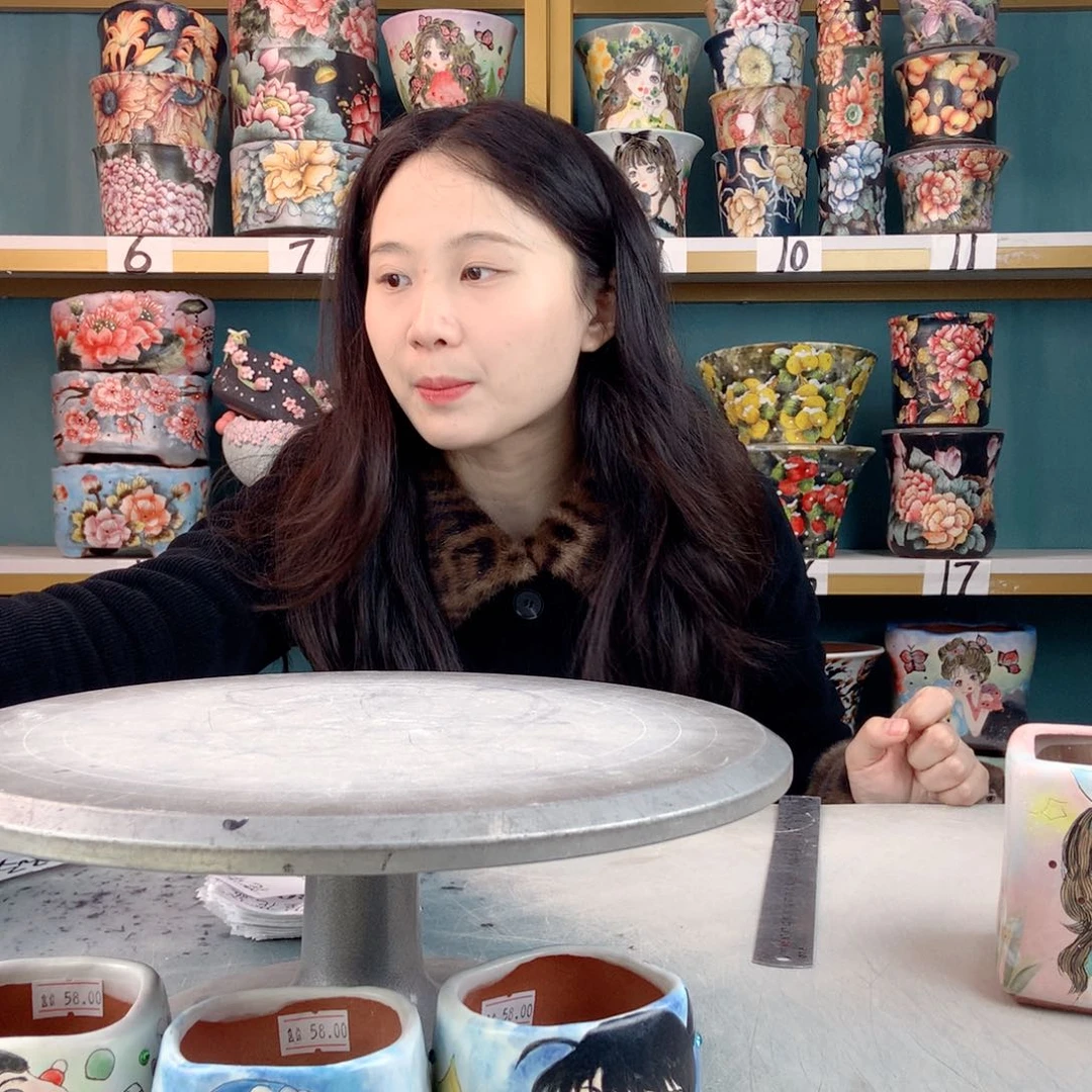 罐景德镇手工手工瑕疵(包装有泡沫介意慎拍）