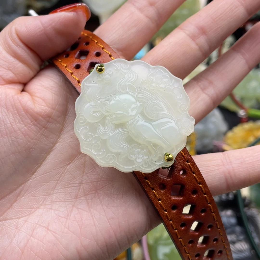 蛇纹石玉颈饰未镶嵌