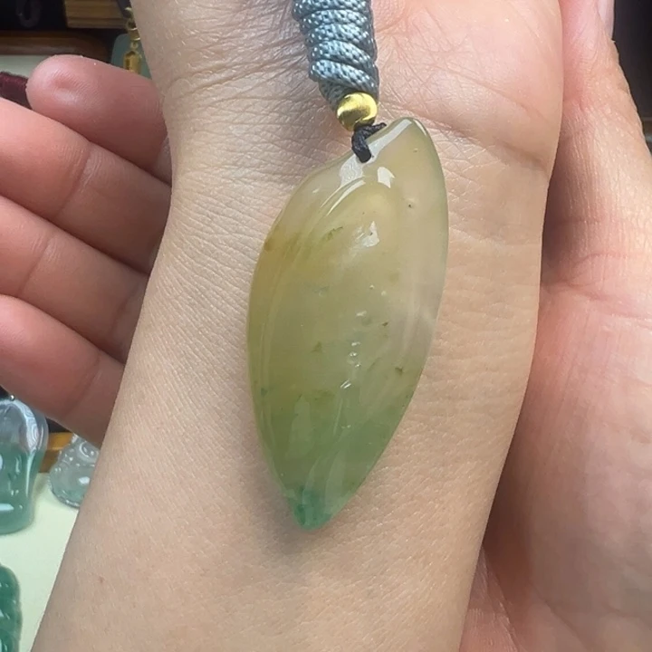 石英岩玉未镶嵌吊坠(不含链)