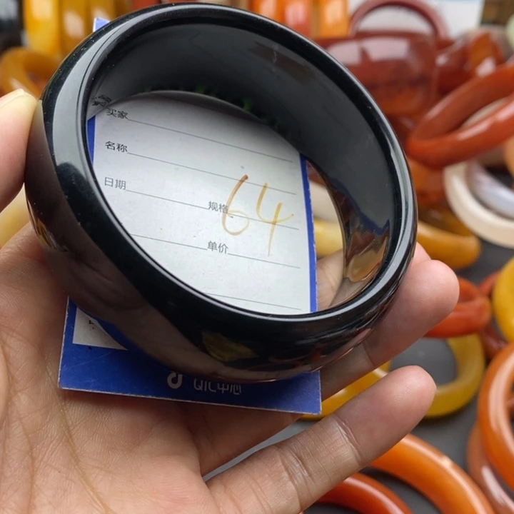 未镶嵌手镯石英质玉