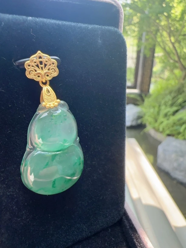 【自然光线】A货非洲翠冰种飘花正装葫芦吊坠招财平安情侣闺蜜礼物