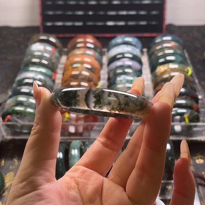 玛瑙/玉髓未镶嵌手镯