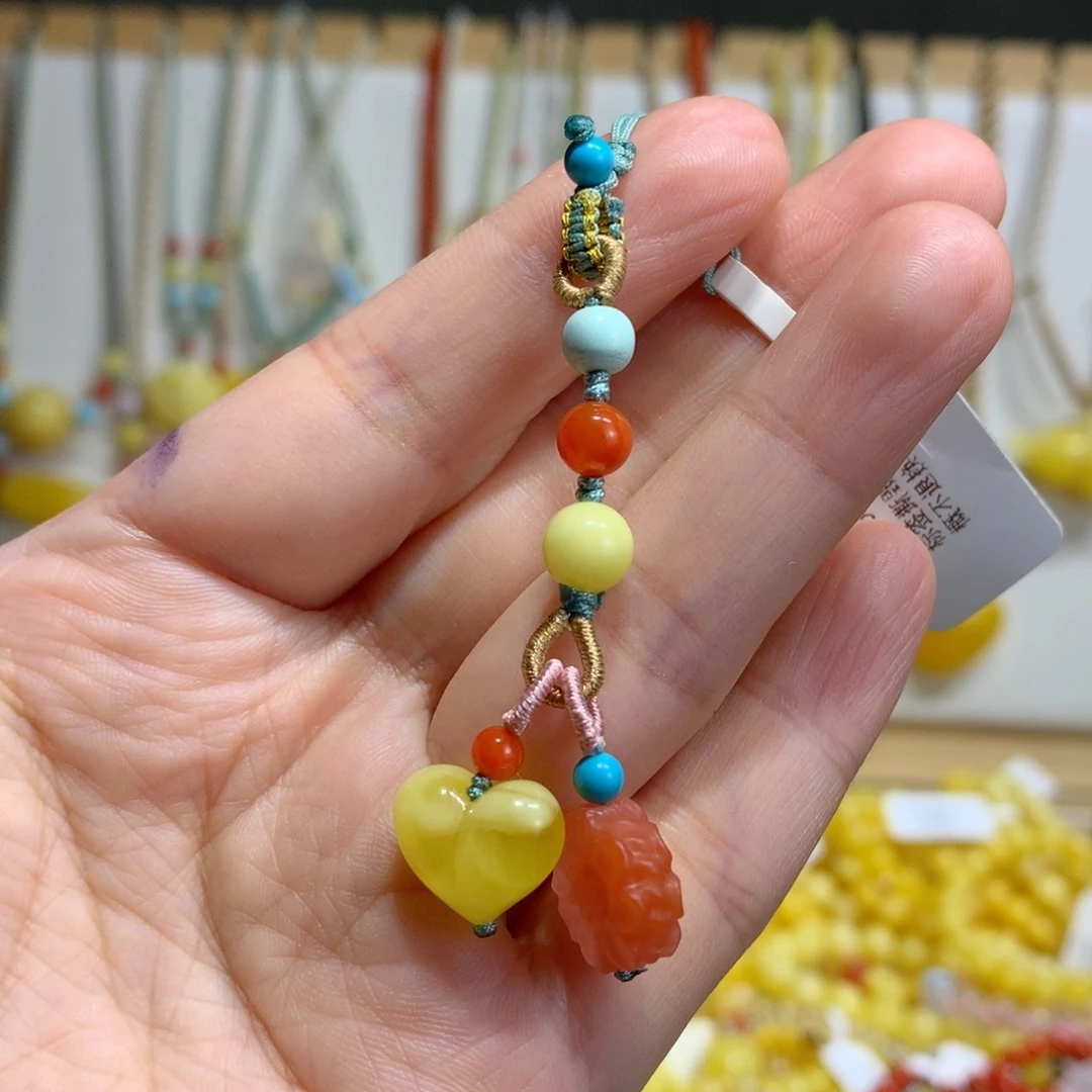 琥珀未镶嵌裸石配饰