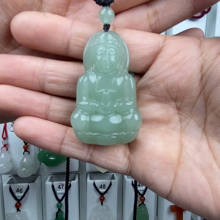 石英质玉未镶嵌颈饰