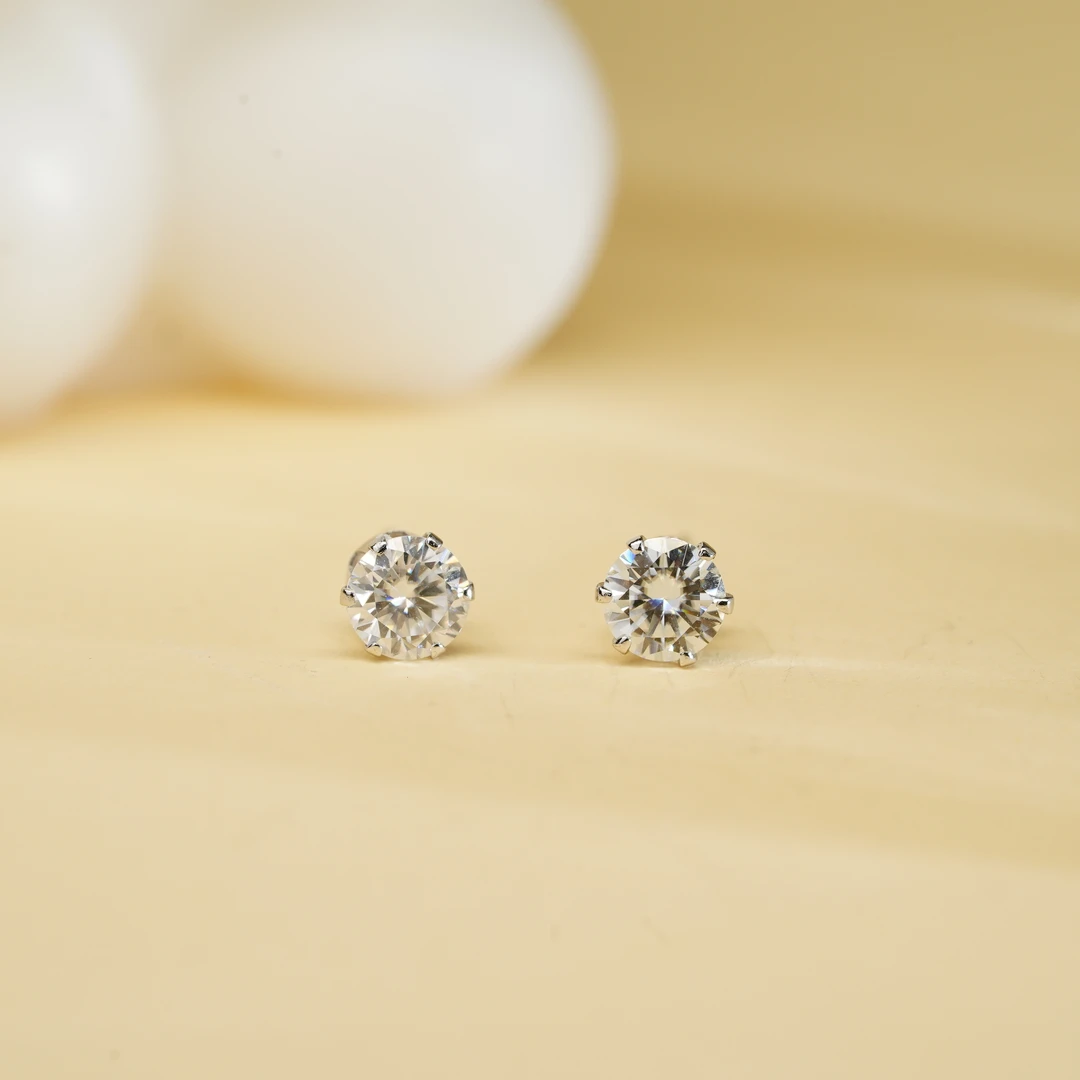 925银莫桑石银制品 【小北好物】S925银镶嵌莫桑耳钉QH144X369