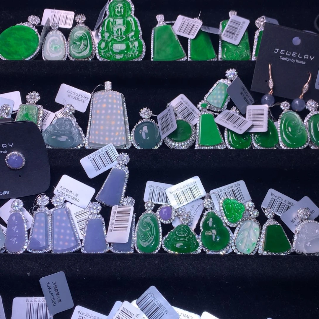 【闪购商品】颈饰银S925镶嵌翡翠