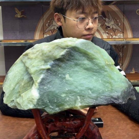 用***0蛇纹石玉未镶嵌原石