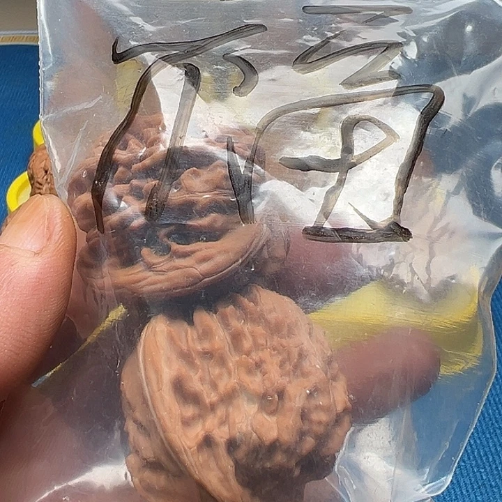 S***e吊坠桃核四座楼全品无修