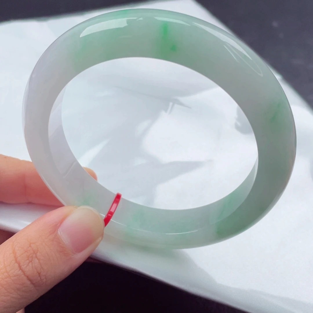 夏***妈翡翠未镶嵌手镯58正圈 25482