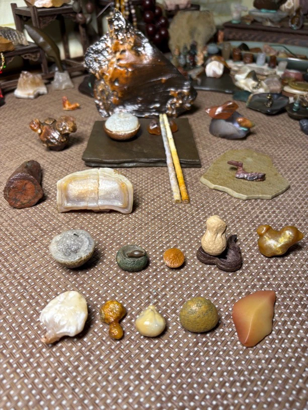 戈壁石家居摆件创意桌面装饰石头手把件