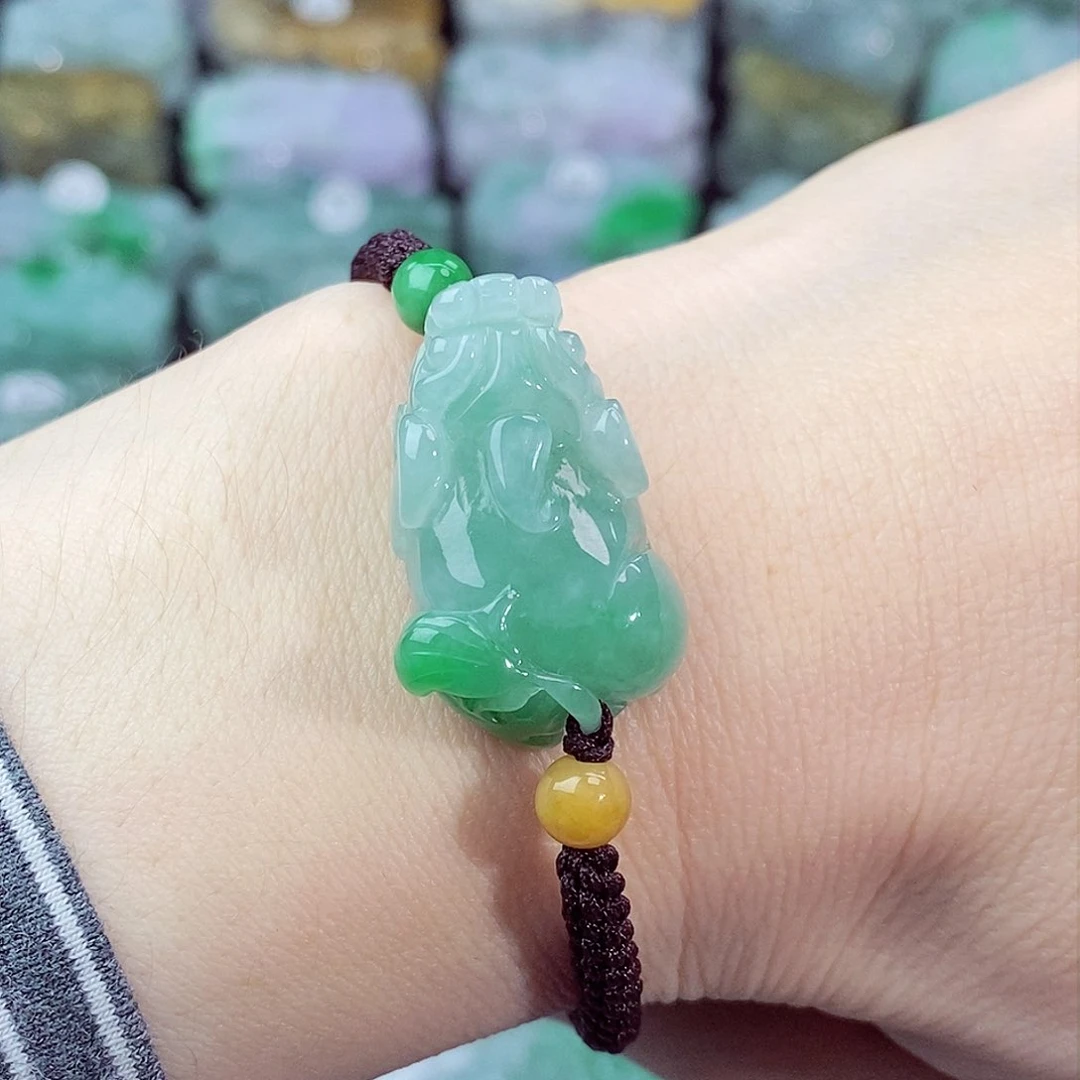 颈饰未镶嵌翡翠天然