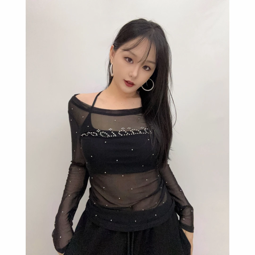 SHINING7  爵士辣妹微透烫钻修身长袖简约罩衫