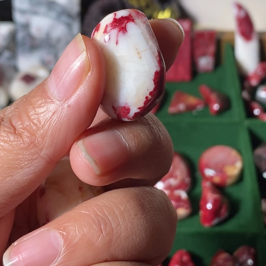 天然辰砂天然朱砂原石随形