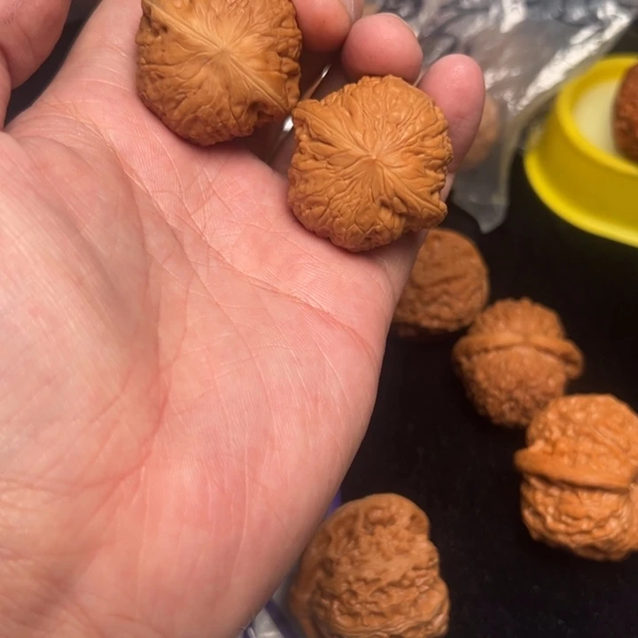 核桃铁锤，35，已打底