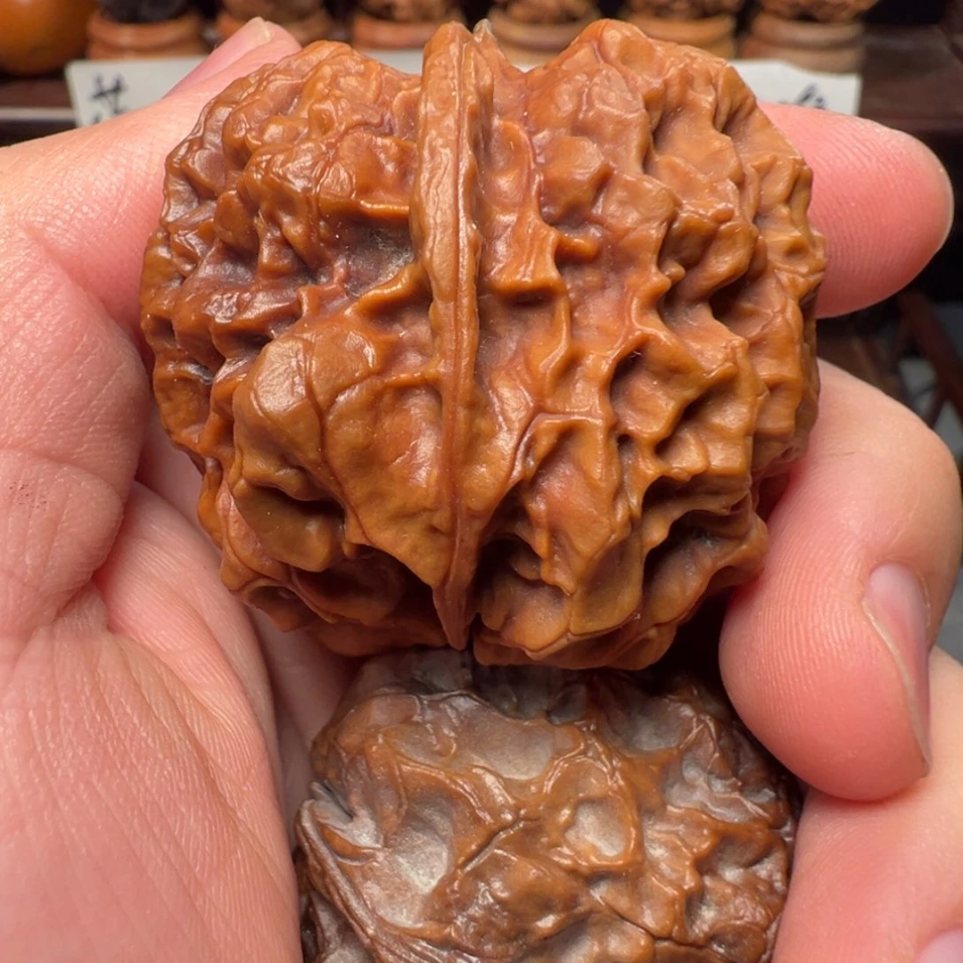 文玩核桃吊坠七彩皇冠45mm