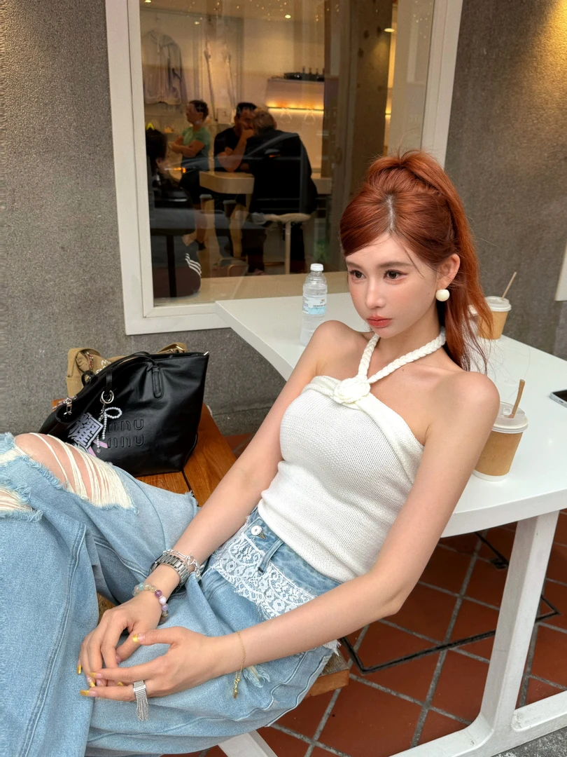 婉君【立体花抹胸挂脖】百搭修身辣妹短款时尚针织上衣LWJ25A1T548