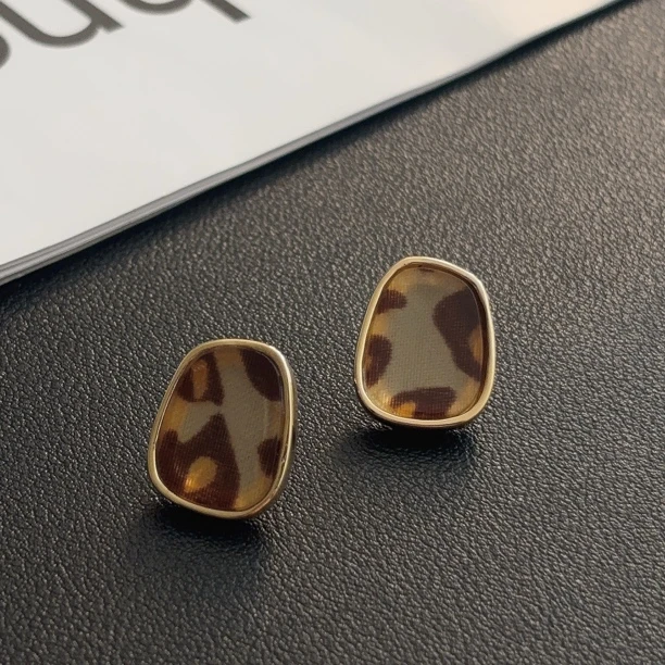 铜合金树脂耳饰 秋冬YYDS～简约韩系精致复古豹纹款耳钉