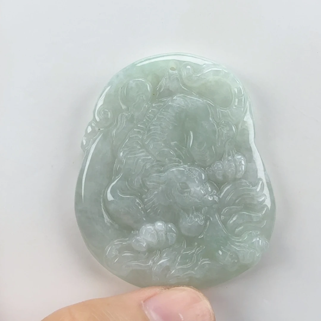 翡翠挂件未镶嵌翡翠