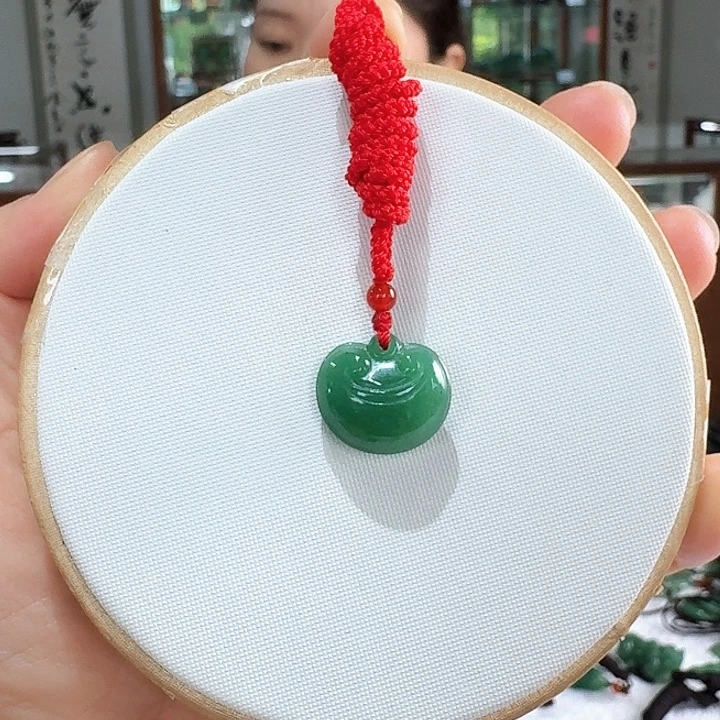 密玉（石英质玉）未镶嵌颈饰