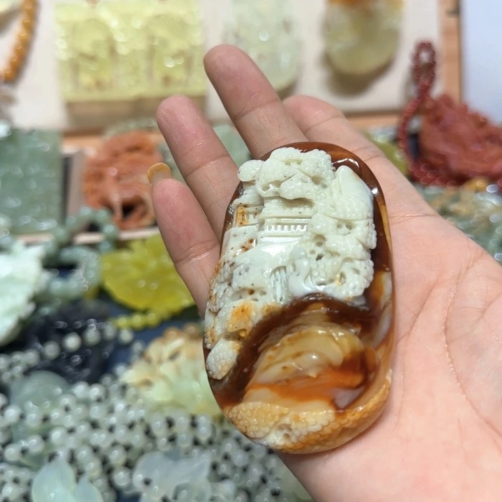 未镶嵌蛇纹石玉吊坠