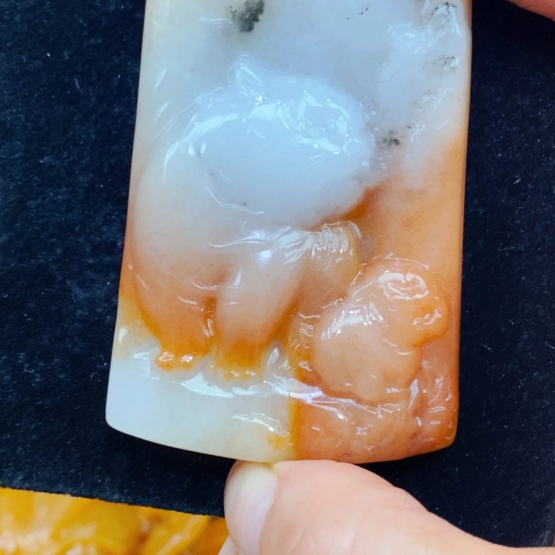 未镶嵌石英质玉（黄龙玉）吊坠(不含链)