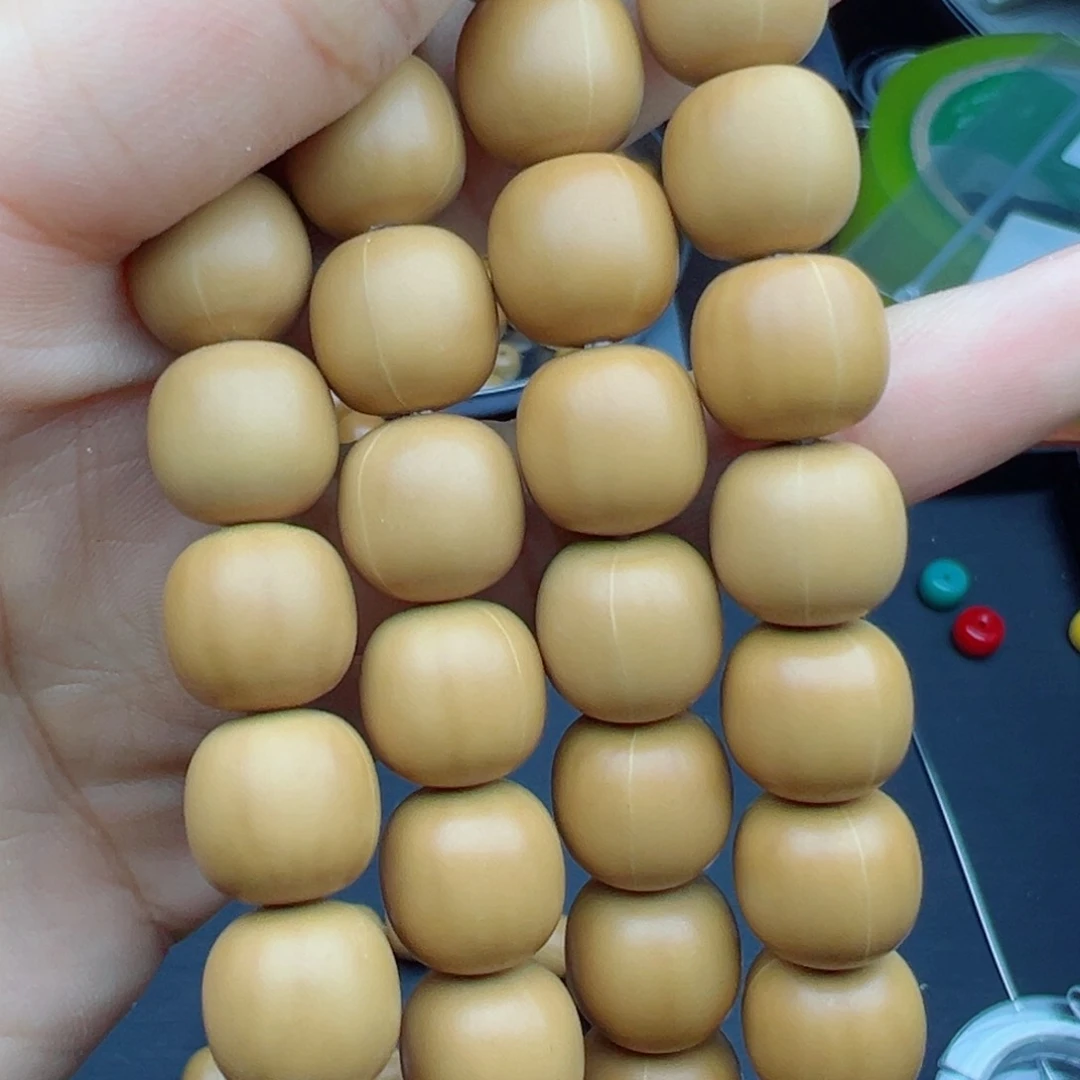 猴头核桃吊坠微瑕龙岩料老型