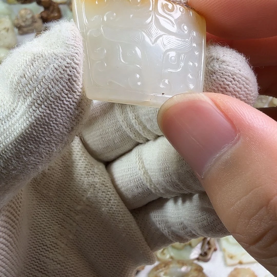 和田玉（糖玉）未镶嵌颈饰