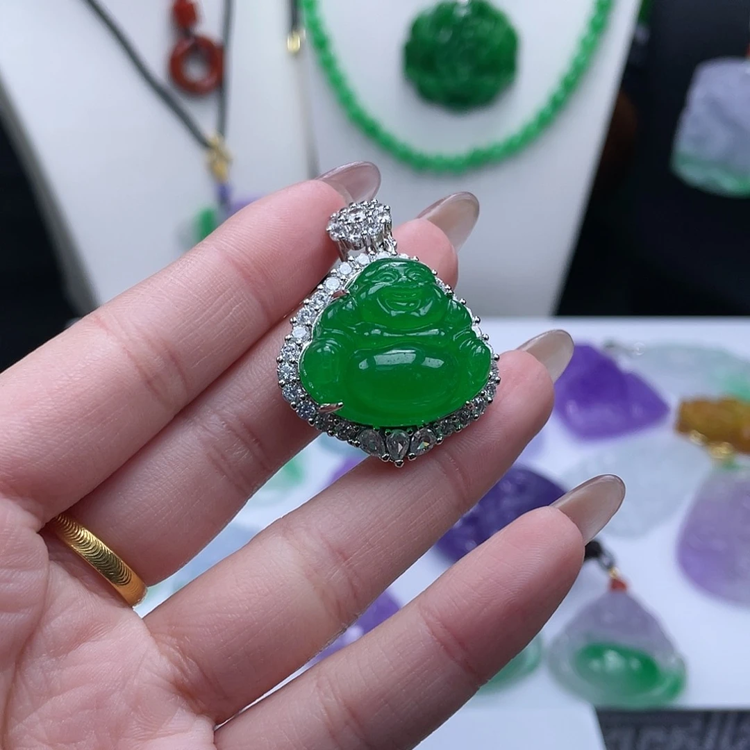 翡翠吊坠(赠链)未镶嵌