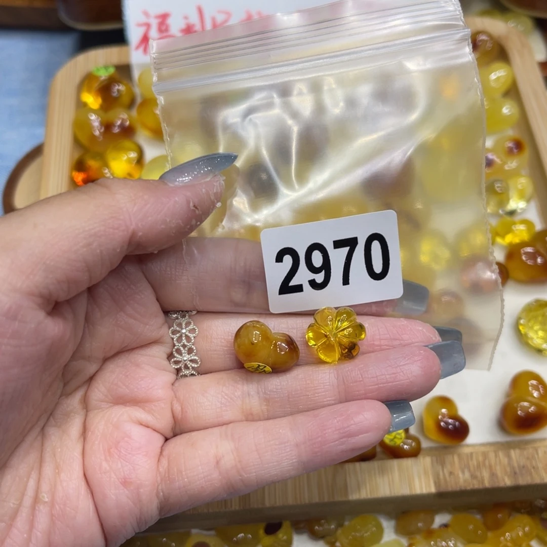 琥珀未镶嵌珠宝奇石