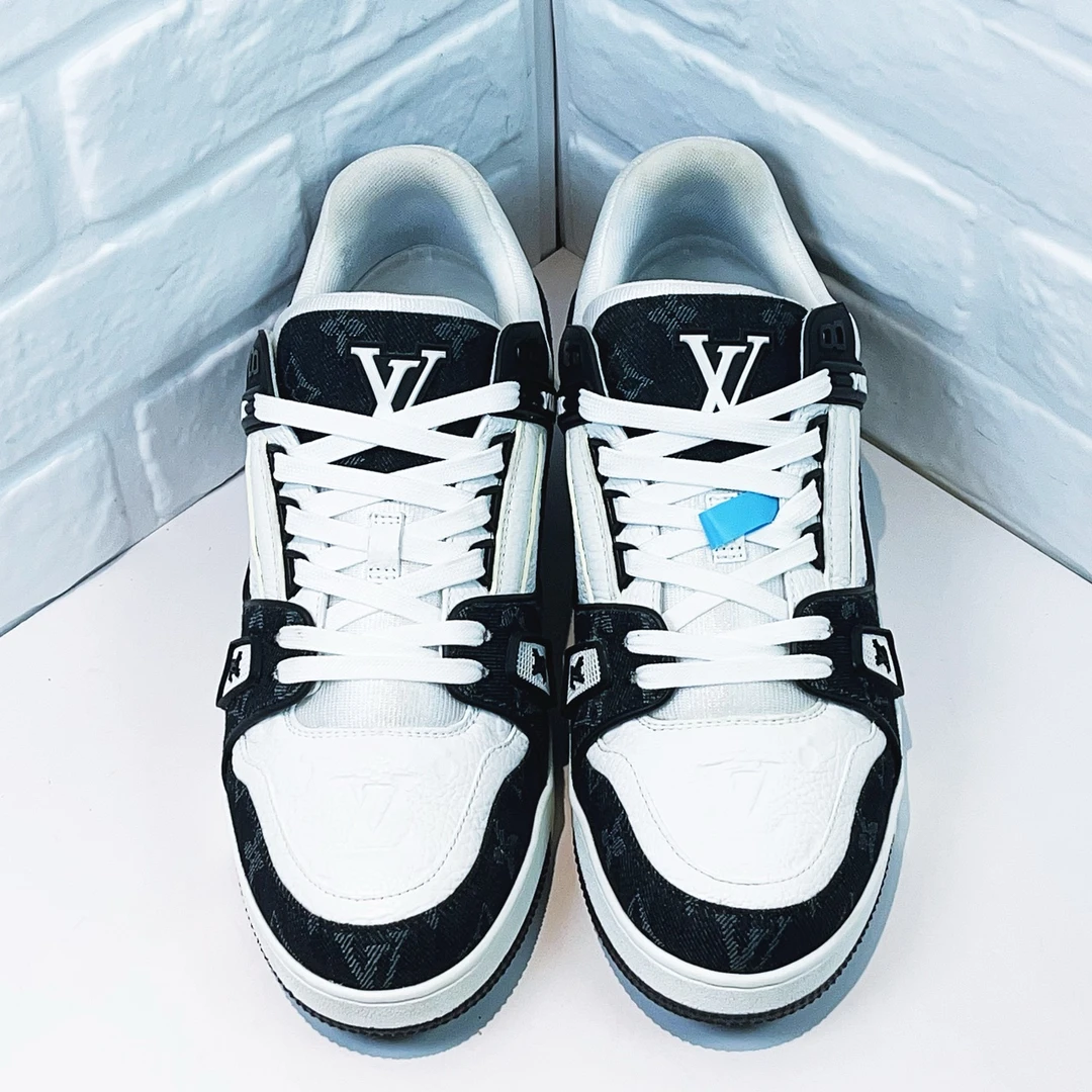 LV 路易威登 teainer 黑白牛仔 欧码7码 41码 99新 A1677