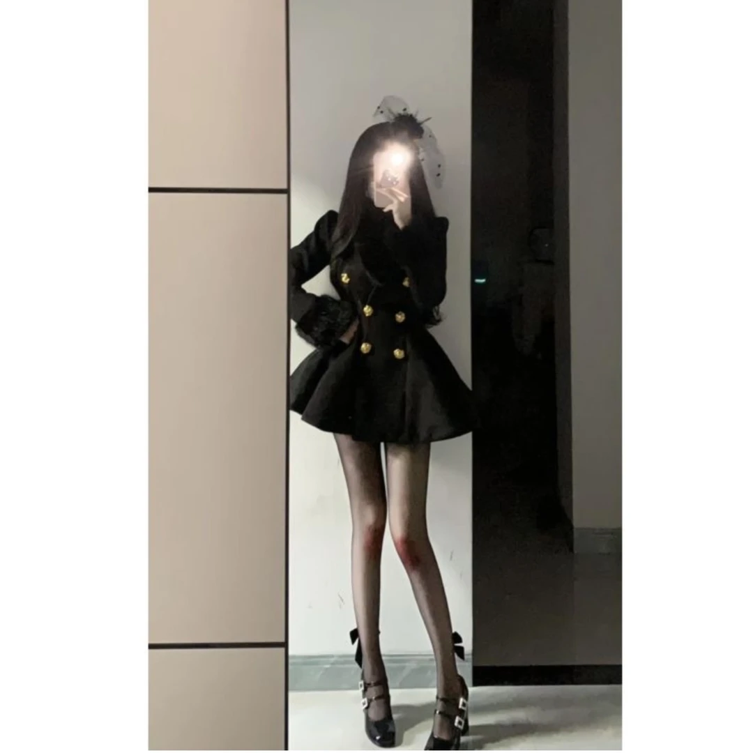 法式富家千金连衣裙女秋冬高级感赫本小香风公主裙子收腰毛呢外套