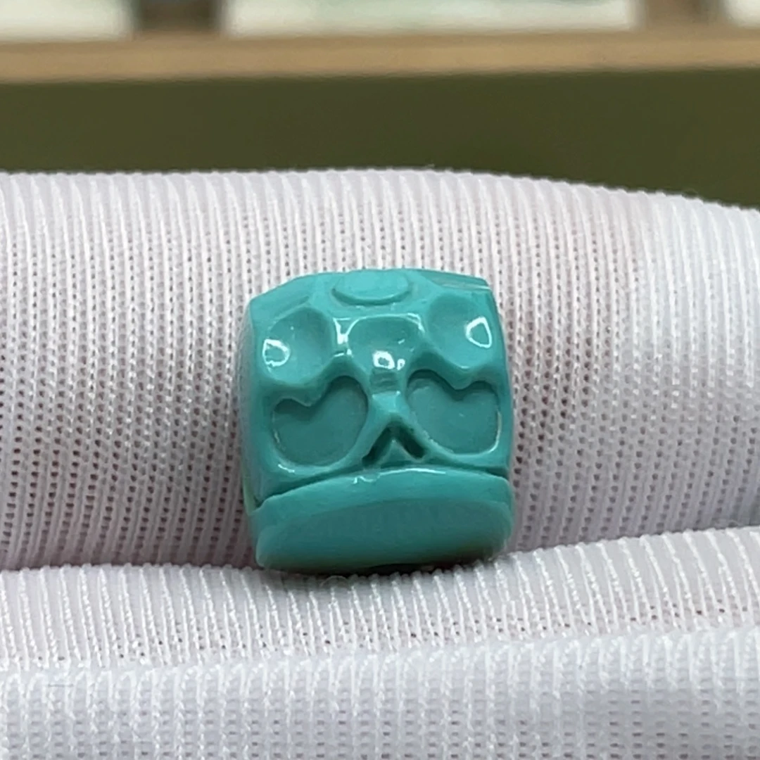 未镶嵌绿松石颈饰