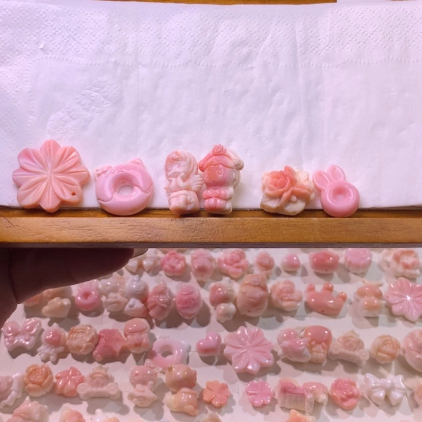 【闪购商品】查罗石颈饰合金福利