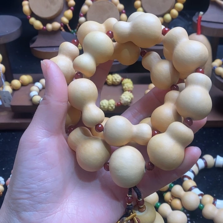 张***9胖头鱼脖挂一条21颗